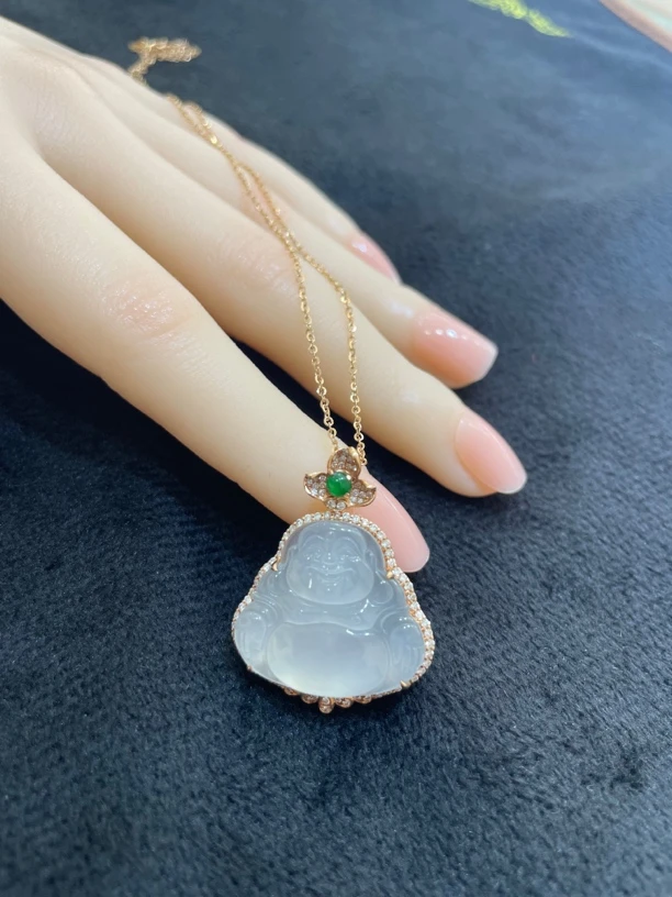 翡翠挂件！冰透水润！色泽均匀