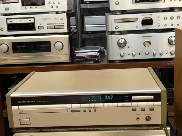 CD-72a发烧CD机一台 100v电压 成色不错 运费自理
