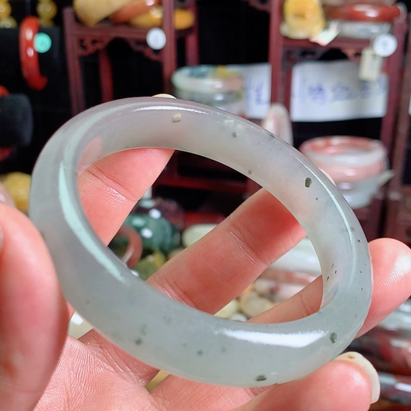 【闪购商品】石英质玉手镯未镶嵌