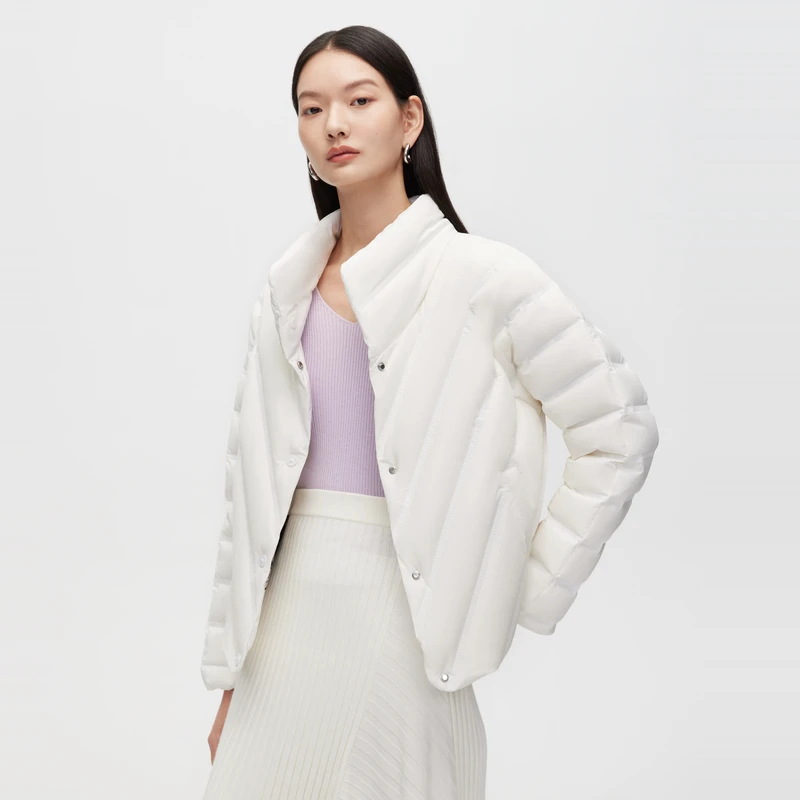 波司登700+鹅绒精致几何美学优雅女装短款女士时尚休闲羽绒服外套