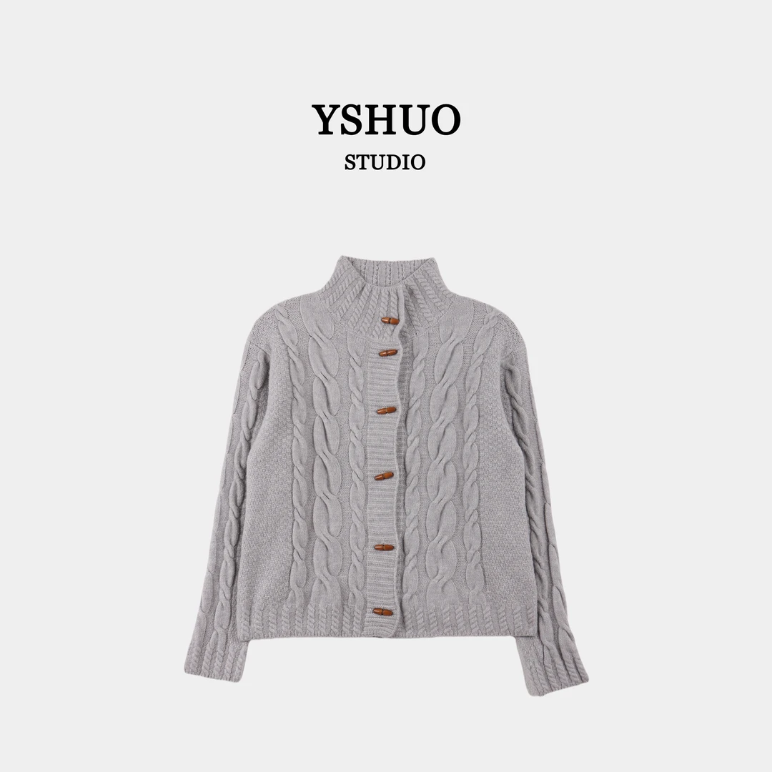 YSHUO【北欧时刻】软糯年糕扣麻花翻领温柔甜美毛衣外套 24776