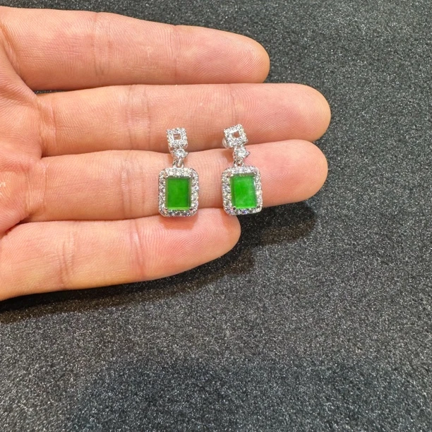 天然A货翡翠无事方形精美耳饰耳钉(多样性发一对)