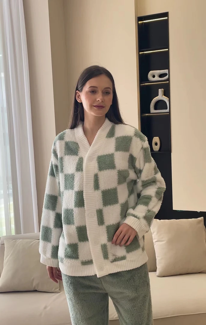 秋冬格子开衫珊瑚绒睡衣套装女士宽松加厚保暖简约大码家居服套装