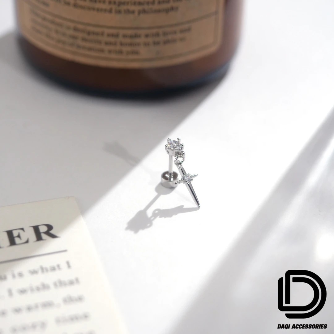 铜合金耳饰 03995大淇原创时尚气质十字个性旋拧式耳骨钉