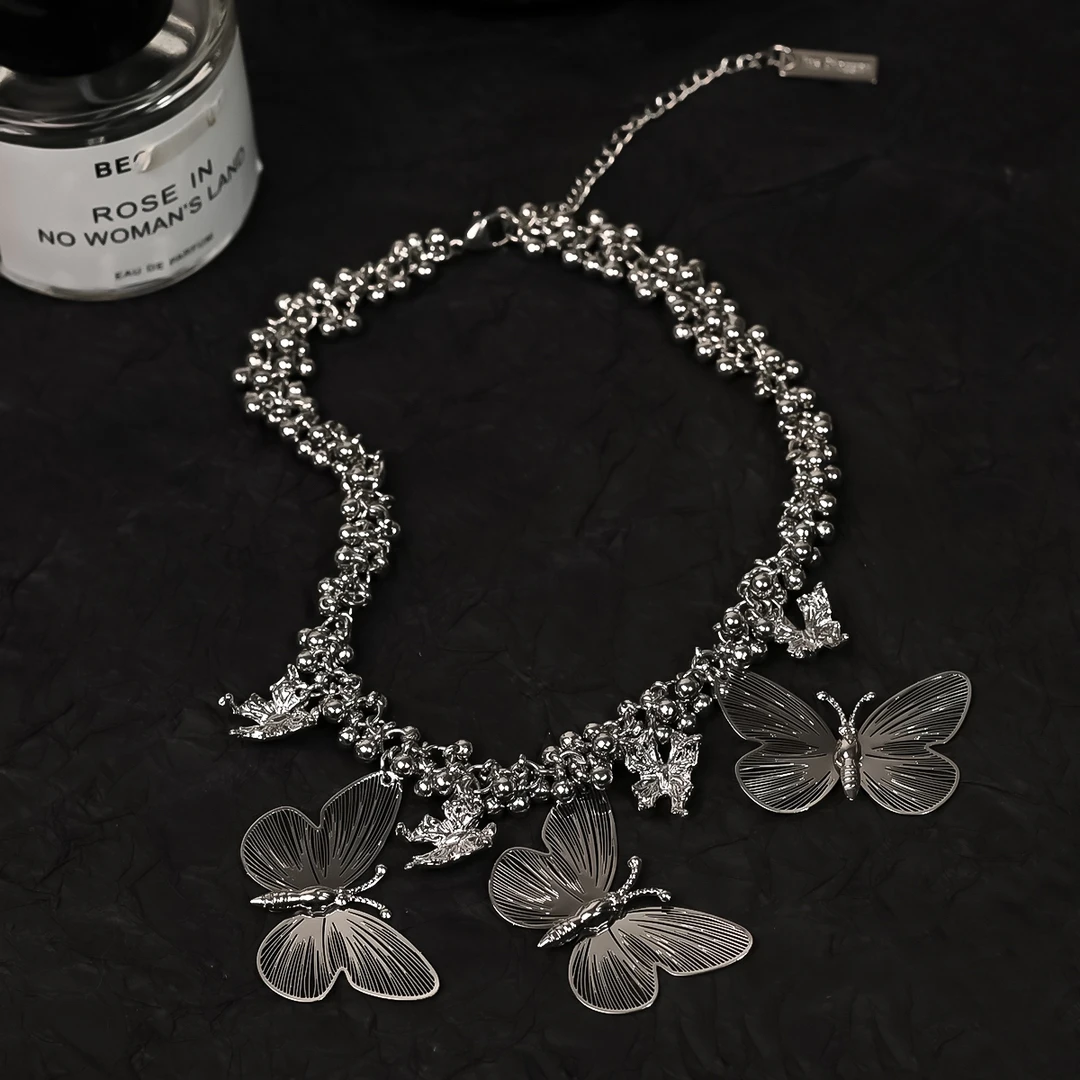 铜合金项链 02887大绮原创ins冷淡风葡萄镂空蝴蝶个性项链