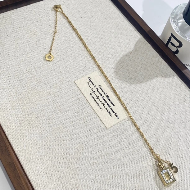 钛钢项链 03586大淇原创ins冷淡风数字5香水瓶简约百搭项链