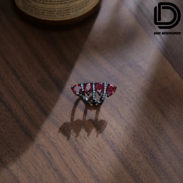 铜合金合成锆石耳饰 04277大淇原创秋冬新款三层爱心镶锆百搭耳夹