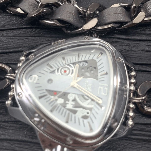 03093大绮原创白色三角形手表拼灰色皮质手链手表