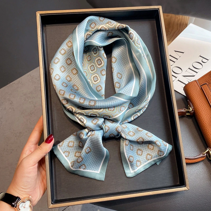 瑕疵款四叶草蓝色长条丝巾春秋款