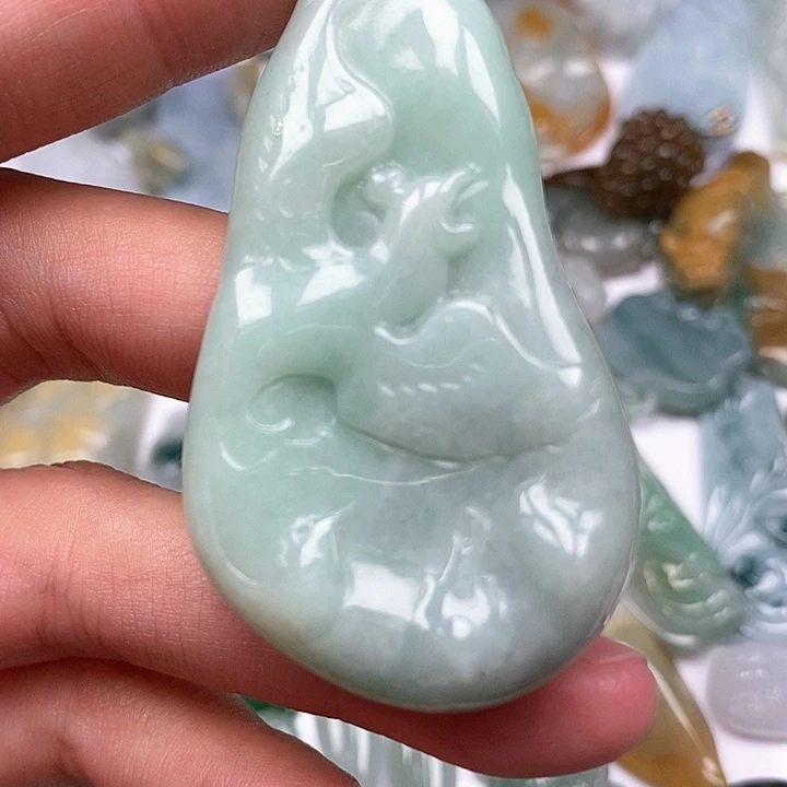 翡翠颈饰未镶嵌天然翡翠