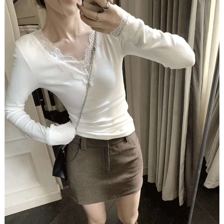 韩系纯欲小香风v领蕾丝花边长袖t恤女秋季高级感修身内搭短款上衣