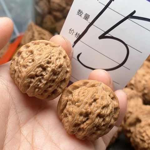 桃核把件32球白核桃