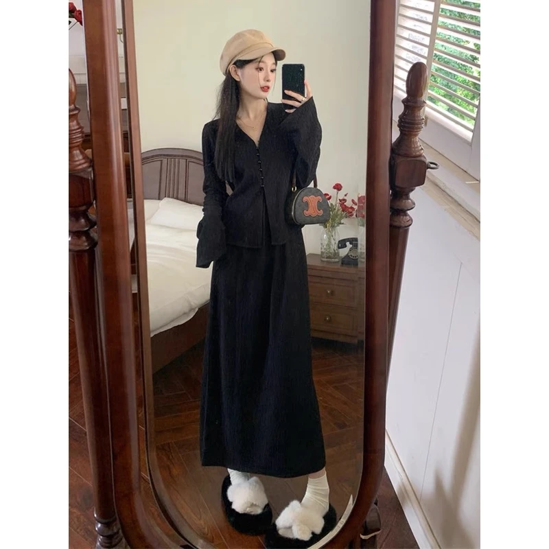 新款大码女装高级感韩版宽松显瘦上衣秋季新款时尚简约裙子两件套