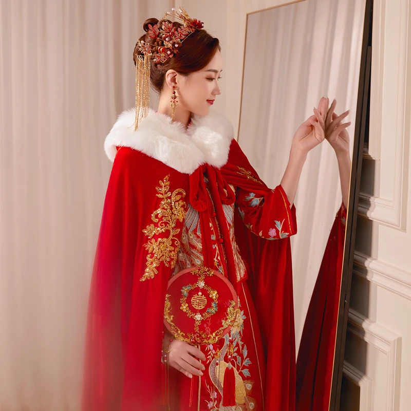 新娘秀禾服披风毛领斗篷冬季新款中式结婚出阁服披肩加厚红色外搭