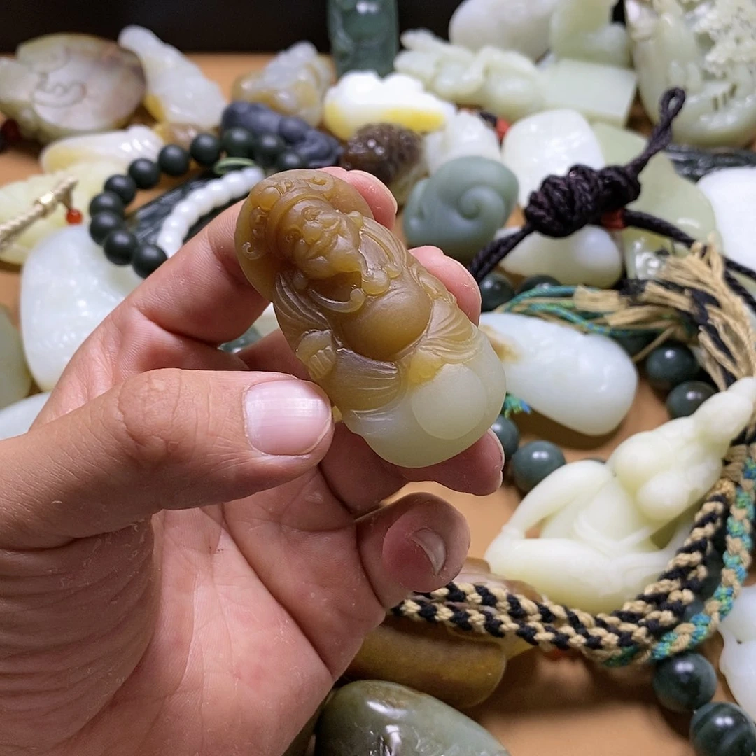 和田玉（糖玉）挂件未镶嵌晨*雨