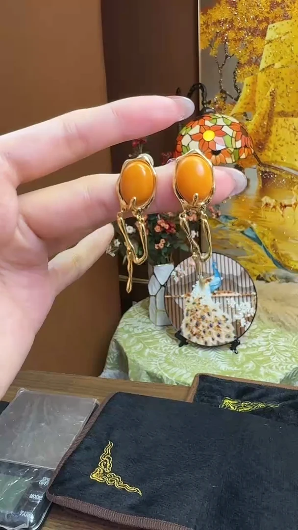 【闪购商品】琥珀耳饰银S925镀金镶嵌蜜蜡耳钉