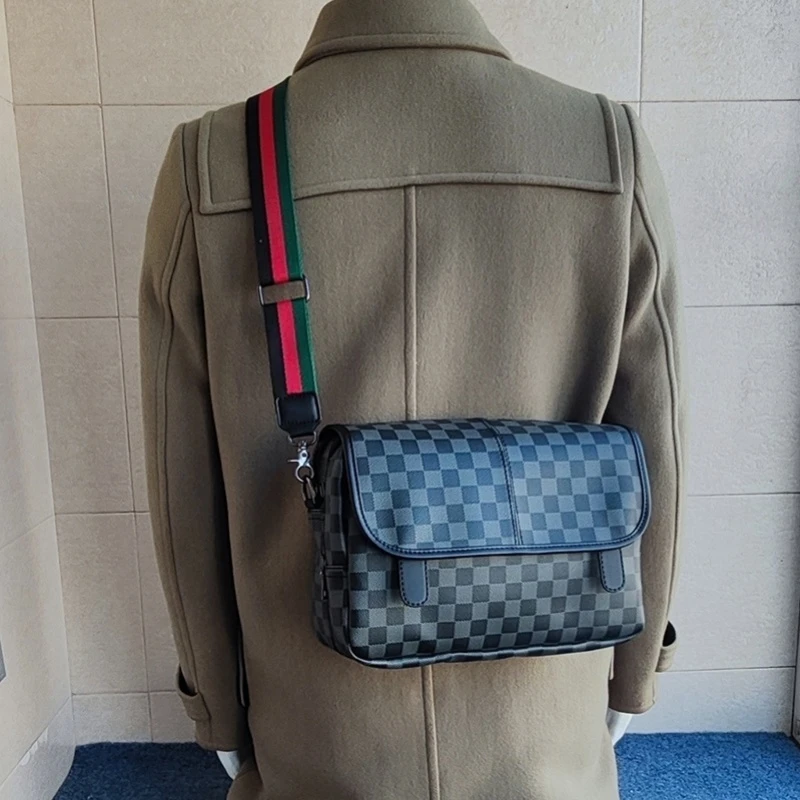 工装机能包 高级感软皮男士单肩包格子时尚背包斜挎包男包大容量