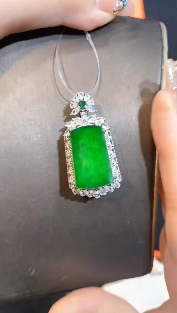 【闪购商品】翡翠颈饰未镶嵌多样性发货 不含链