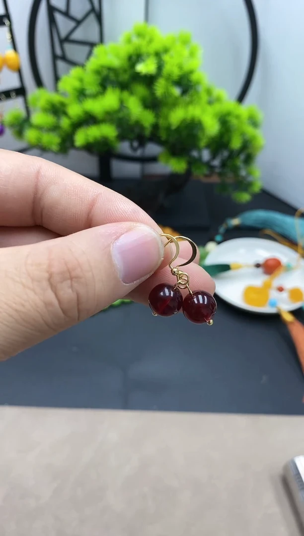 【闪购商品】血珀耳饰银S925镀金镶嵌A69