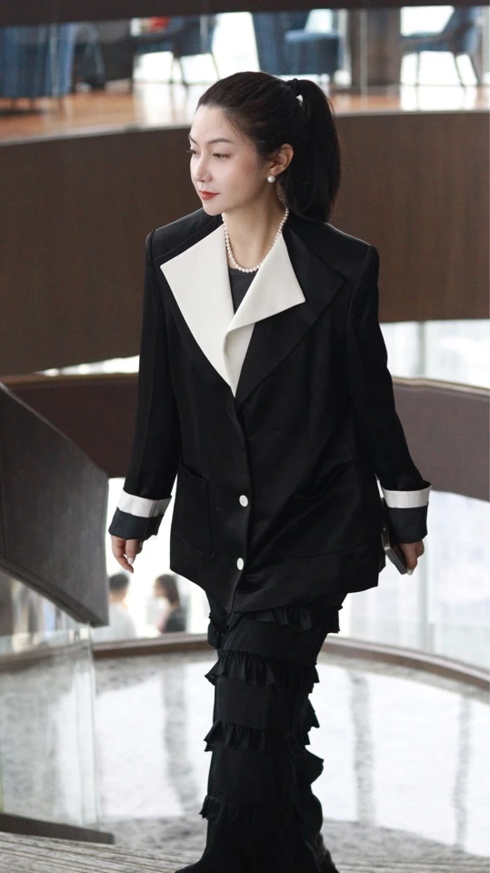 EENK 设计师品牌黑色假两件西装外套女撞色设计气质休闲通勤风