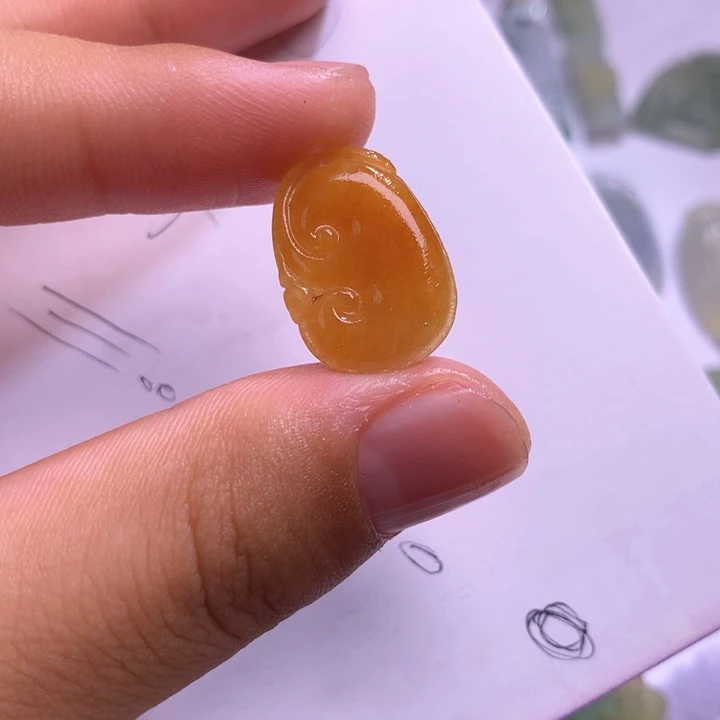 定制翡翠未镶嵌如意