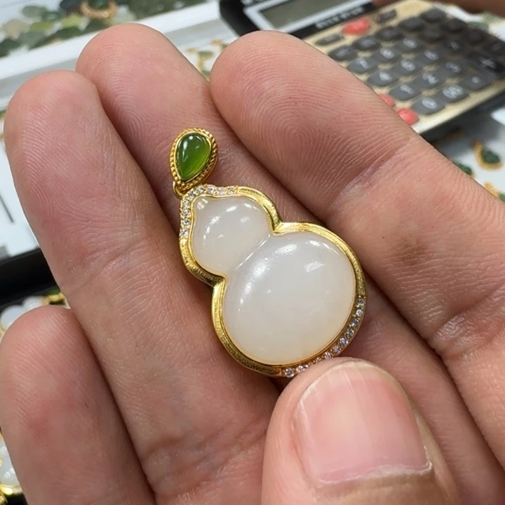 和田玉颈饰银S925镶嵌葫芦白玉泽