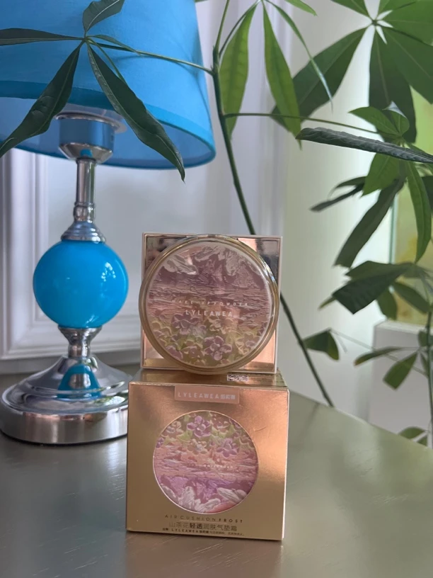 LYLEAWEA丽莉薇山茶花轻透气垫霜