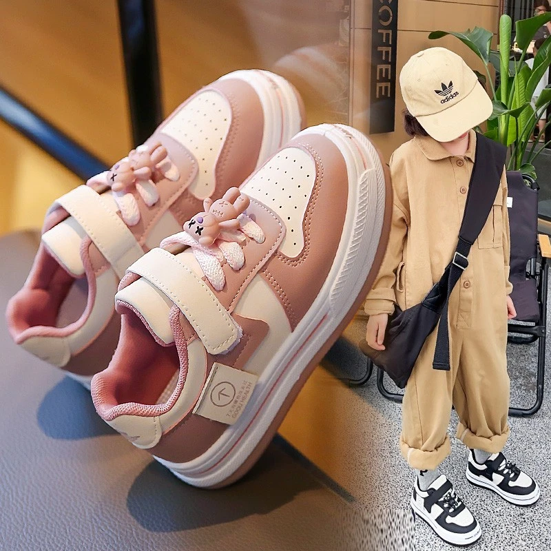 女童运动鞋2023春秋新款休闲炸街潮牌板鞋中大童女孩卡通公仔秋鞋