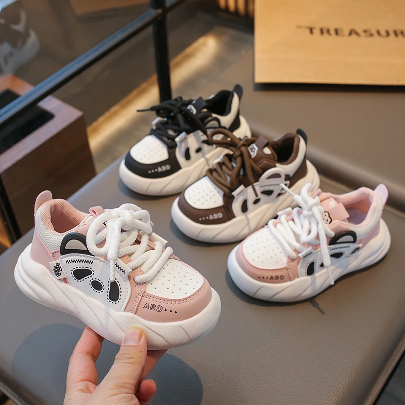 儿童板鞋低帮2024春秋新款男童鞋子女童运动鞋软底德训鞋丑萌鞋潮