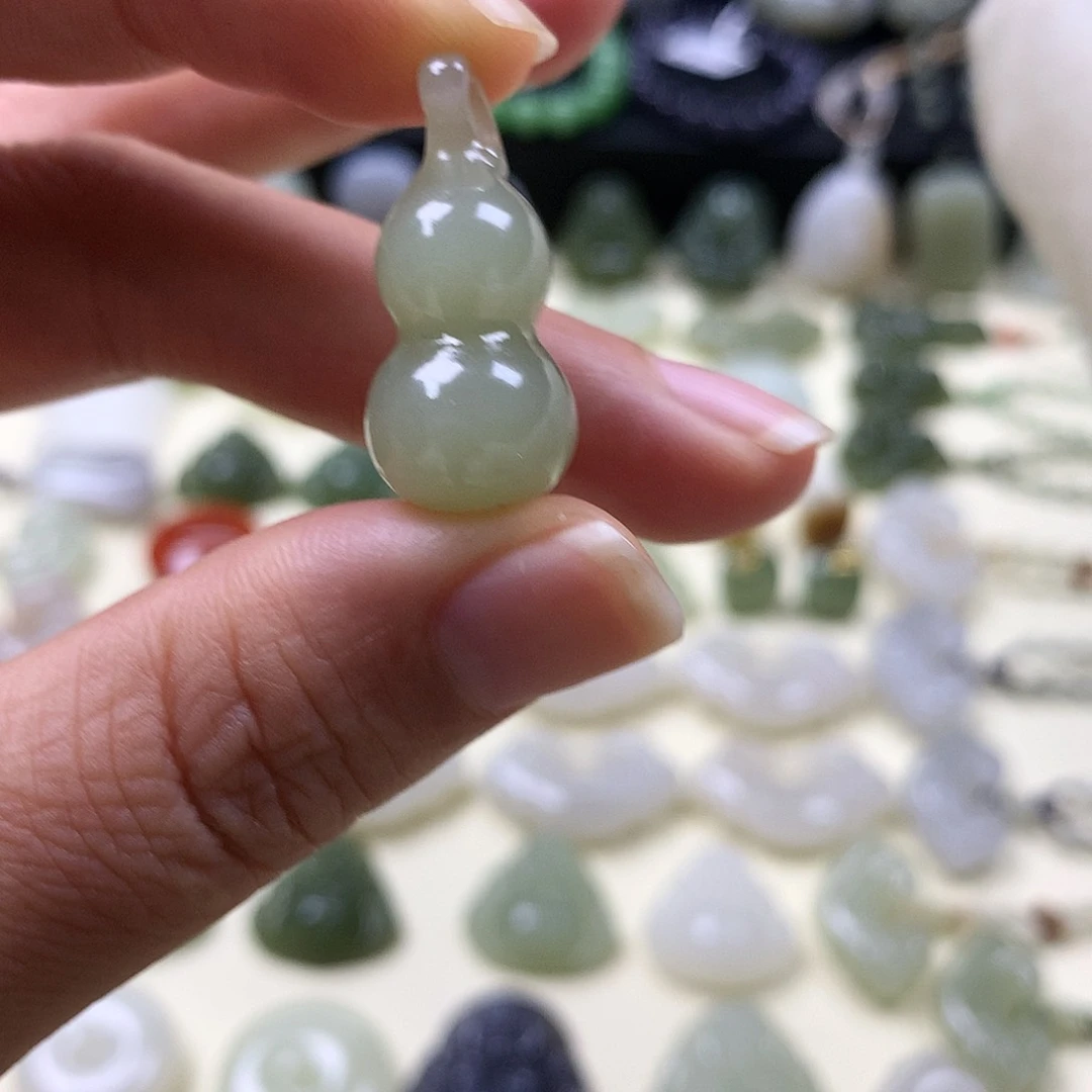 和田玉吊坠(不含链)未镶嵌