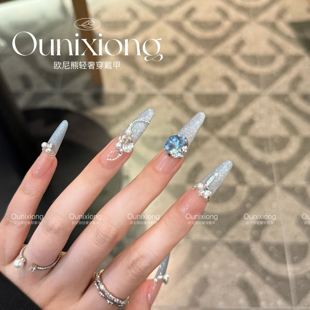 蓝色亮片美甲风美甲爆闪高级感新款猫眼小碎钻美拉长款手工穿戴甲