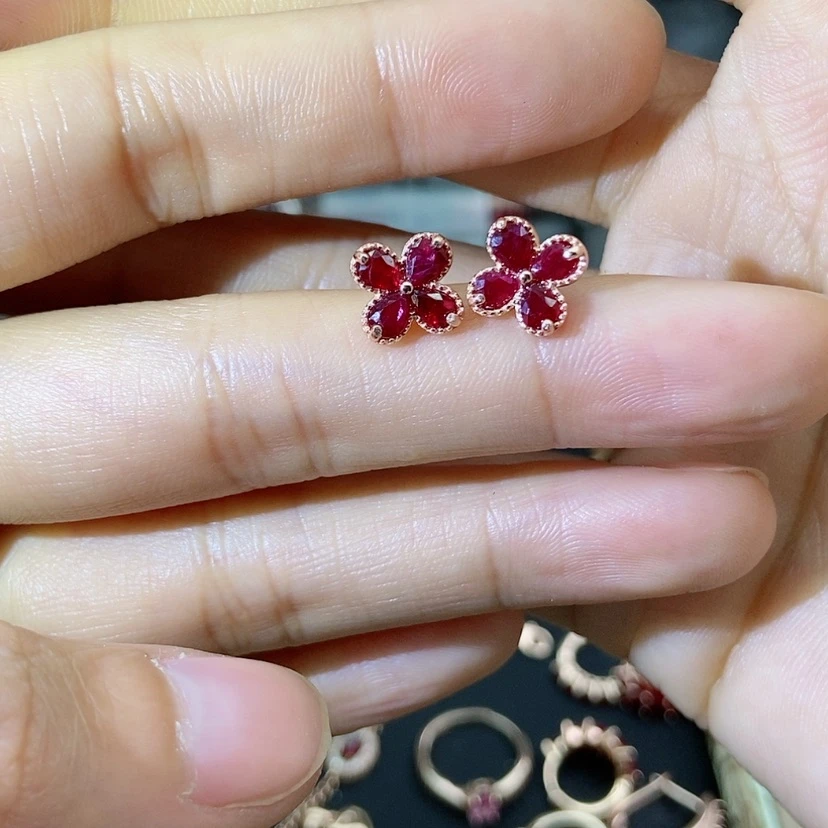 【闪购商品】红宝石耳饰银S925镶嵌