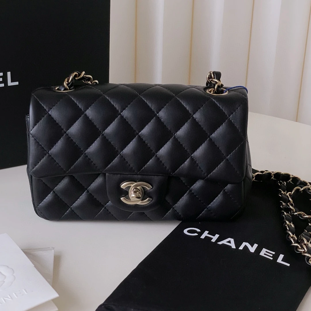 99新 Chanel/香奈儿 cf 大mini 淡金扣黑色斜挎包 CG6-0060