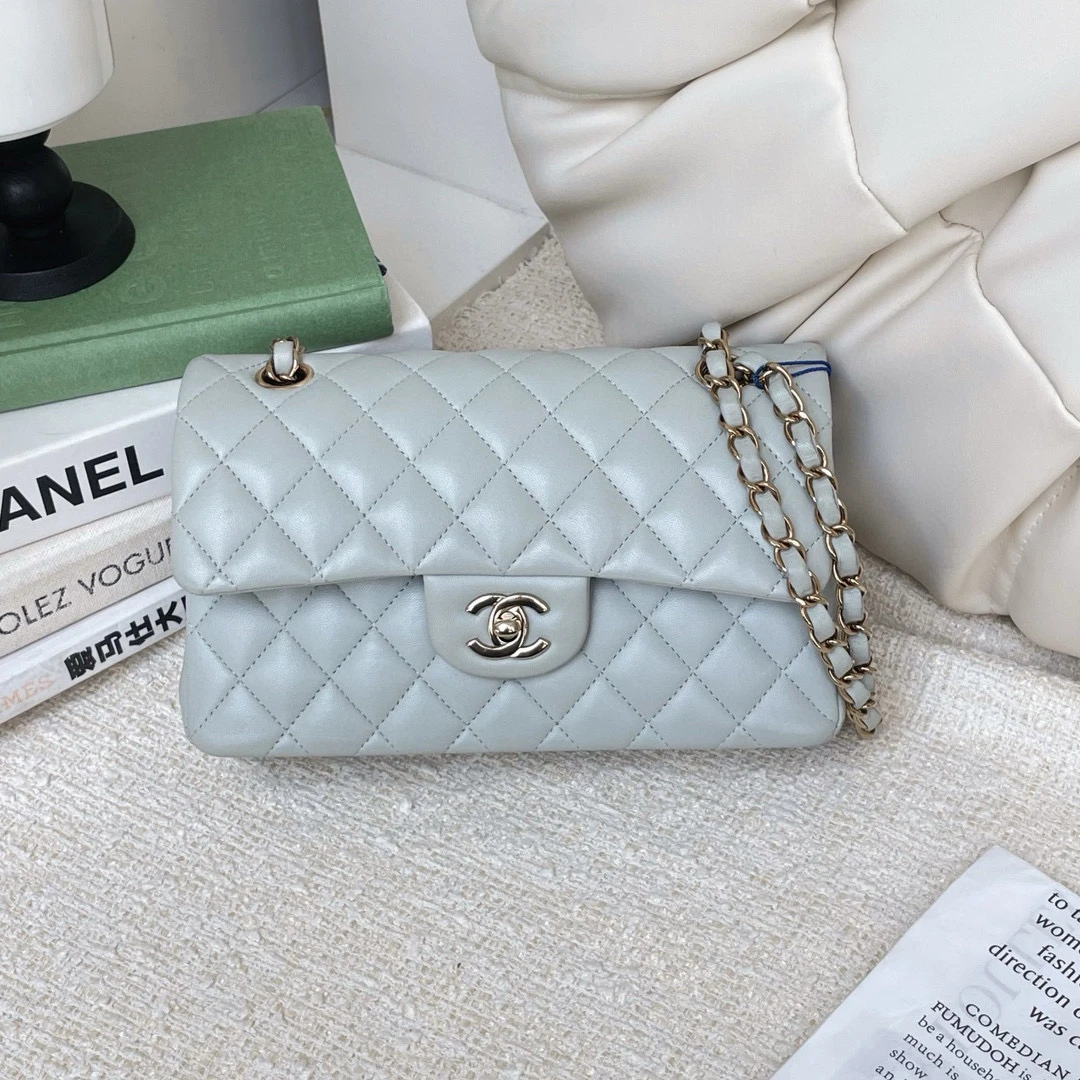 99新 Chanel/香奈儿 淡灰色CF小号羊皮芯片 BJM10-1239