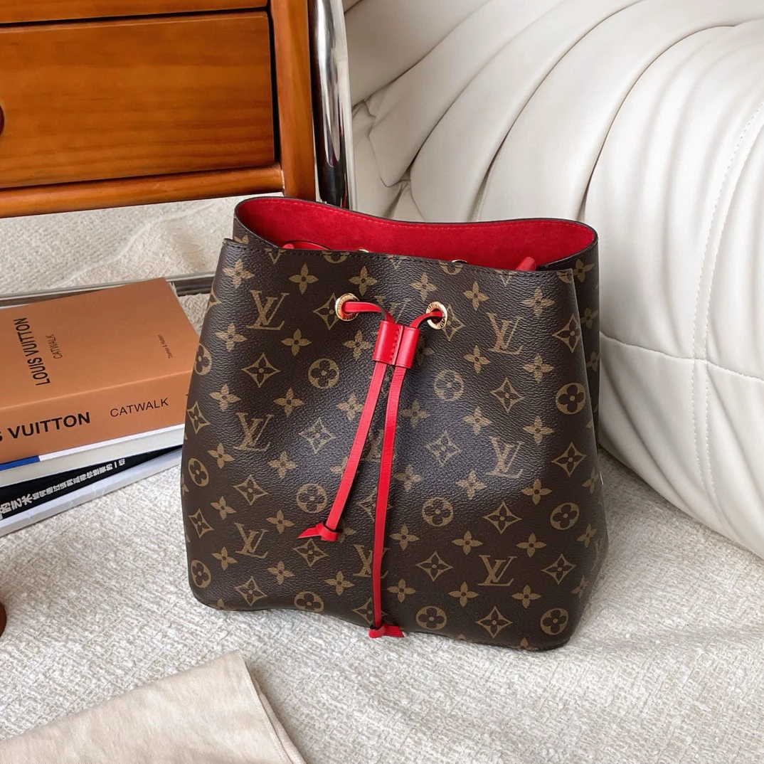 99新 LouisVuitton/路易威登 LV老花红水桶尘袋肩带 JM10-1203
