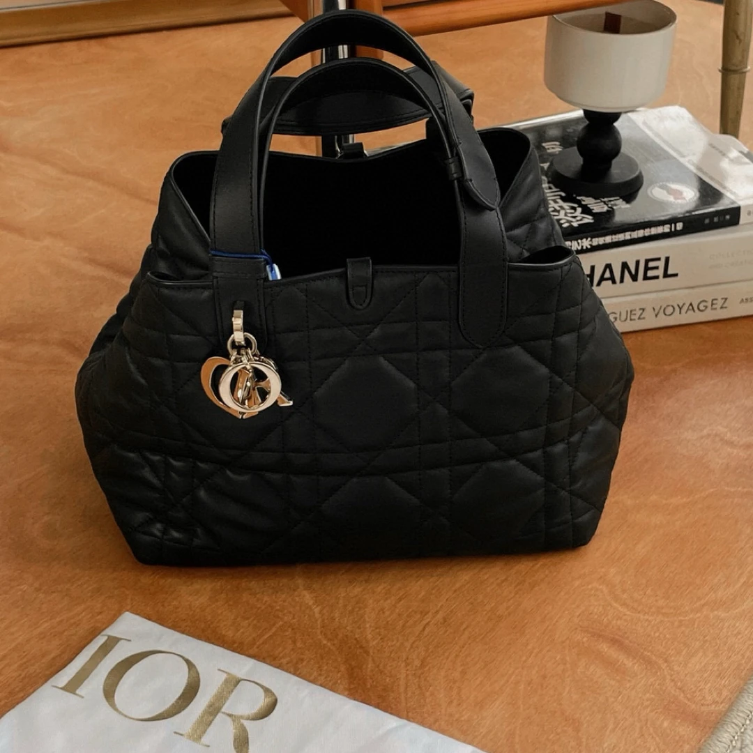 99新 DIOR/迪奥 toujour黑色中号手提腋下包防尘袋保卡BJM7-3038