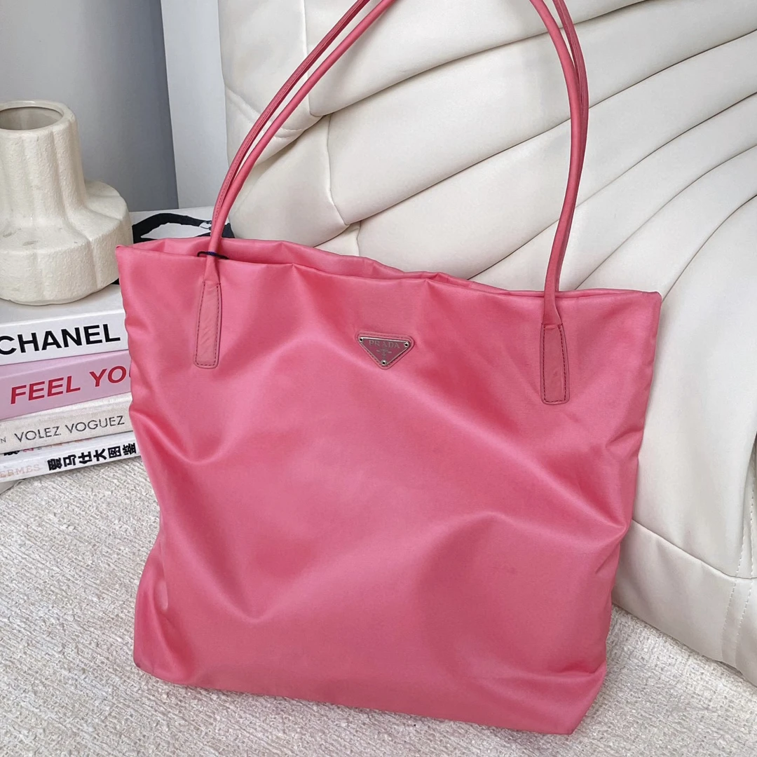 99新 Prada/普拉达 粉色尼龙托特腋下包JM7-3031