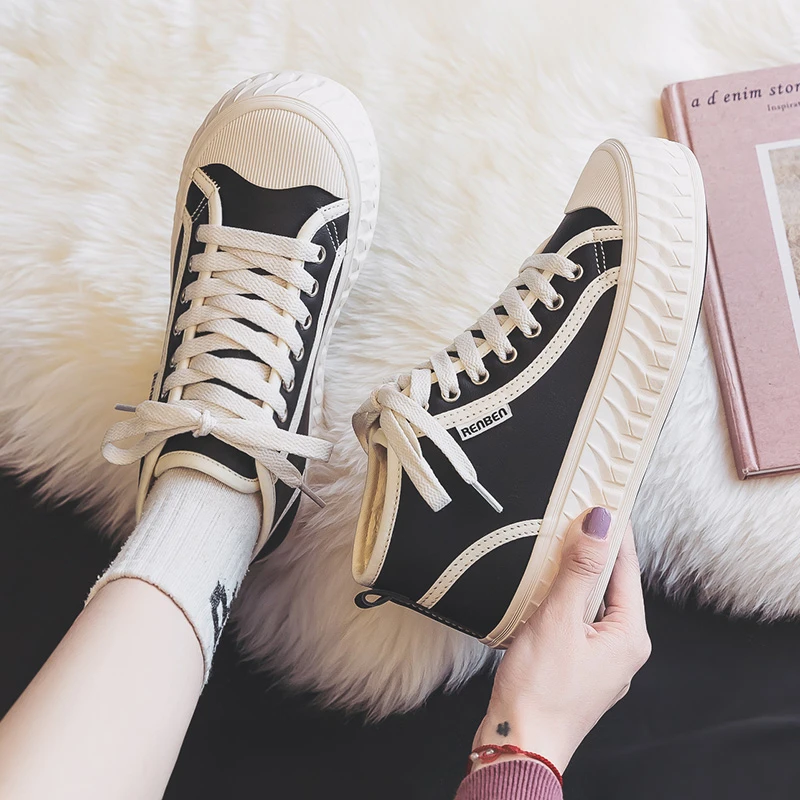 人本21936皮面加绒高帮板鞋女2022秋冬新款厚底系带时尚保暖棉鞋