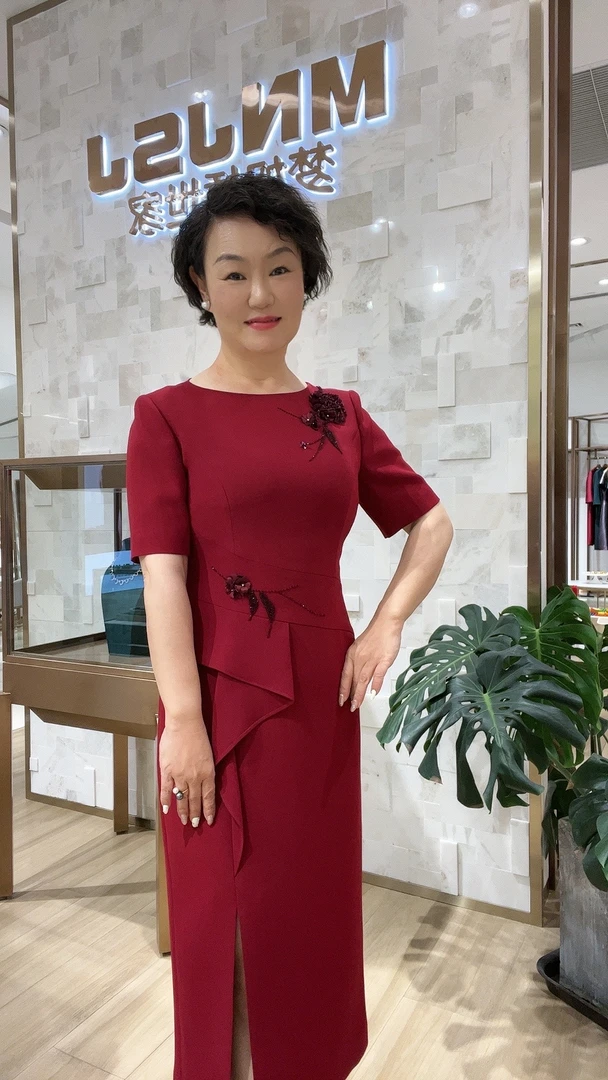 梦奴娇酒红色高级定制礼服