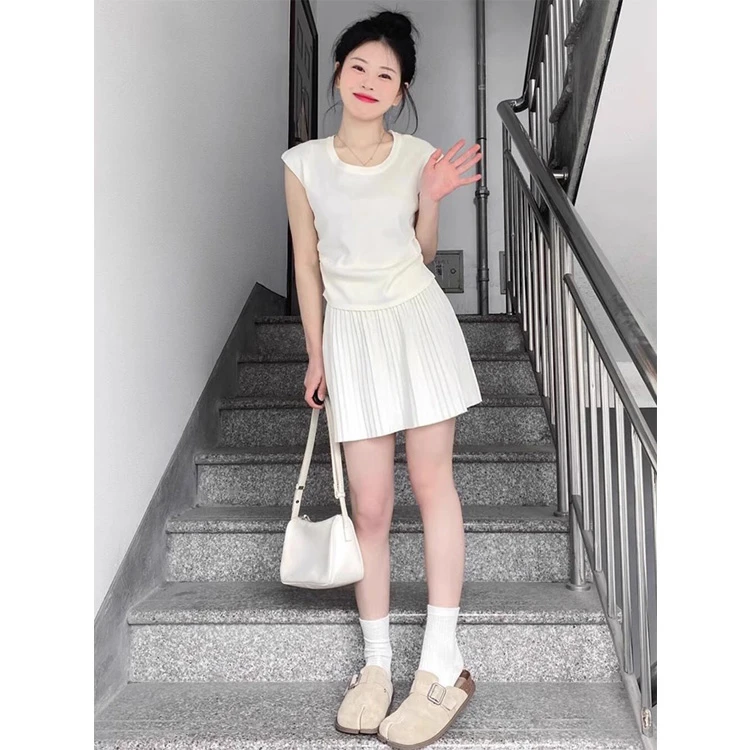 夏装搭配一整套时尚小个子正肩上衣显瘦白色背心+百褶裙短裙套装