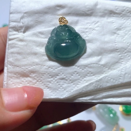 翡翠颈饰未镶嵌翡翠