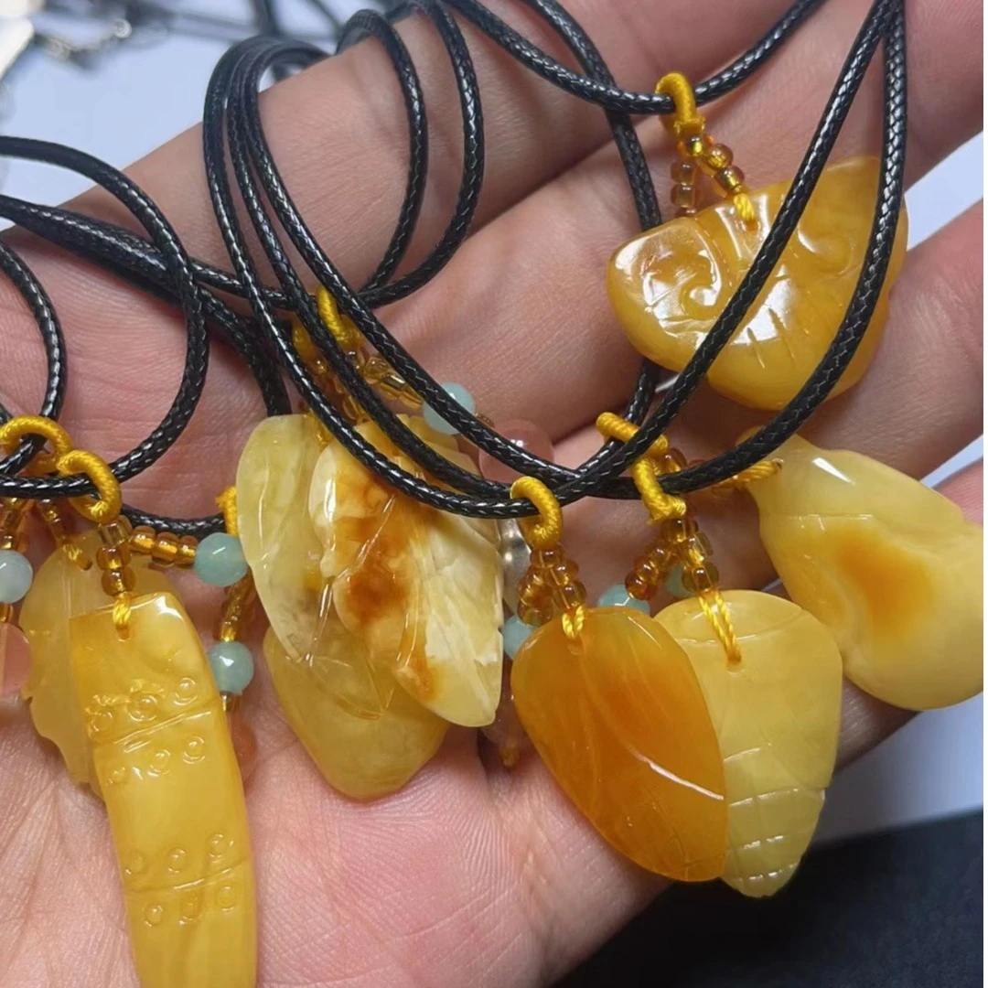 【宠粉福利】天然蜜蜡吊坠（多样性发货）时尚气质经典