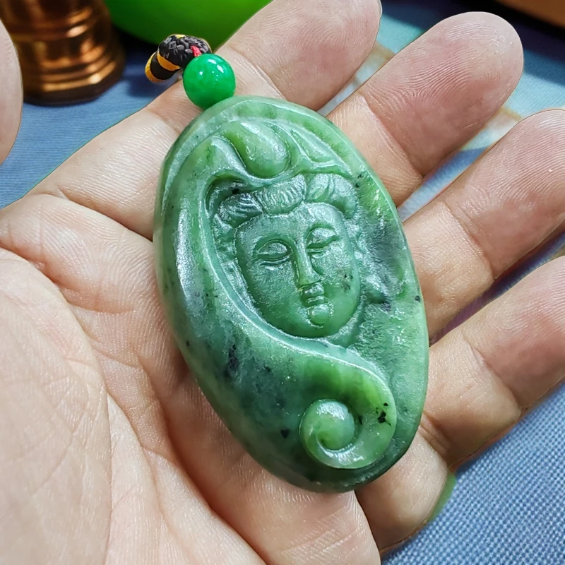 天然和田玉碧玉原石随形雕刻头发观音手把件冰透菠菜绿满色挂件