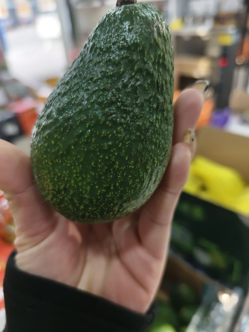 进口智利牛油果一个