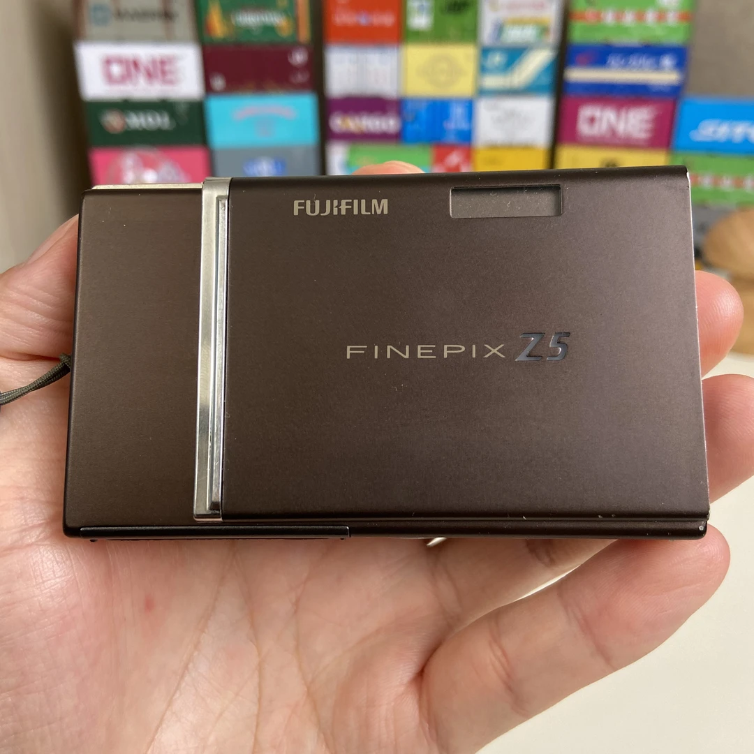 99新 Fujifilm/富士 【Z5】 3倍光学变焦 630万像素 双重防抖 ccd