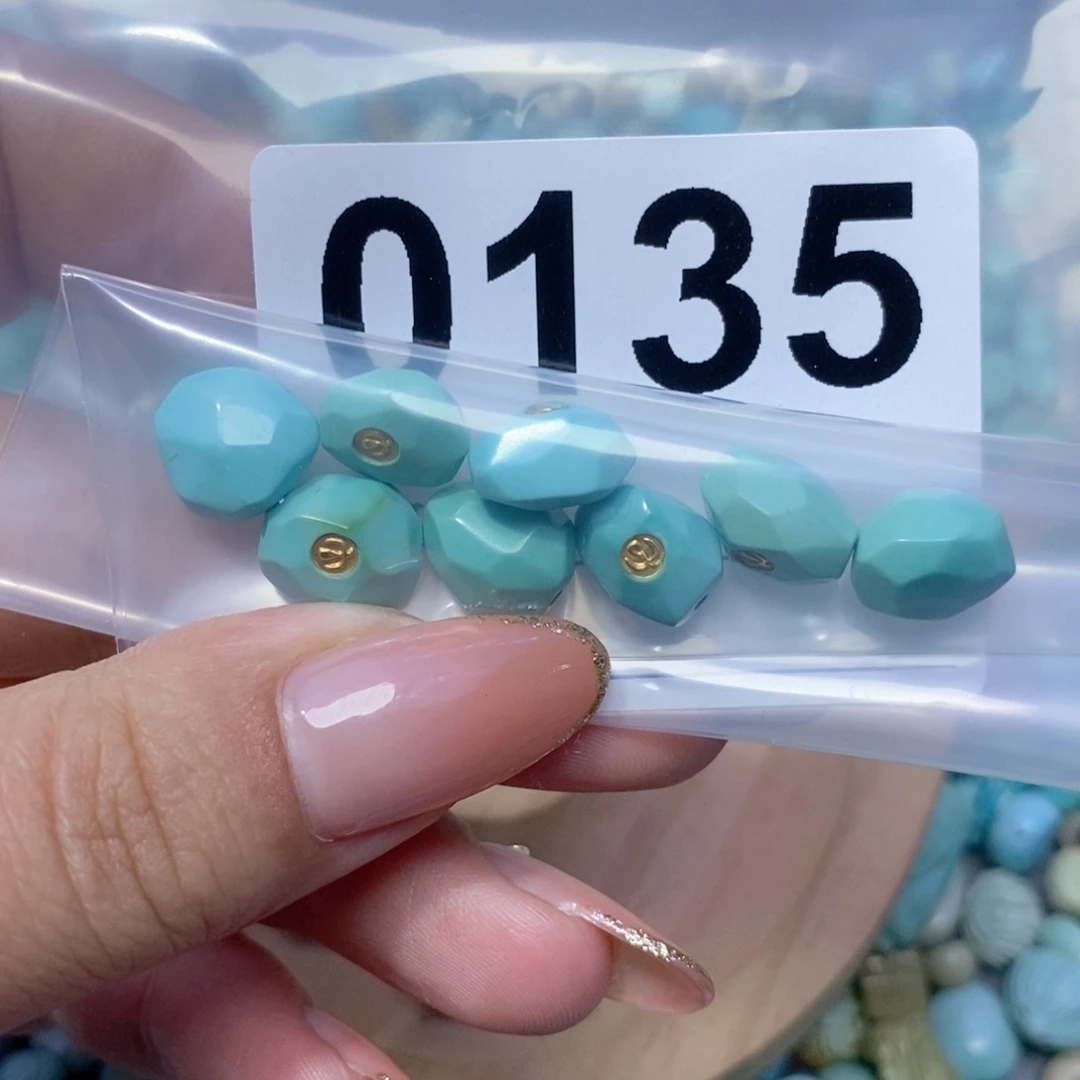 绿松石配饰未镶嵌拾**里