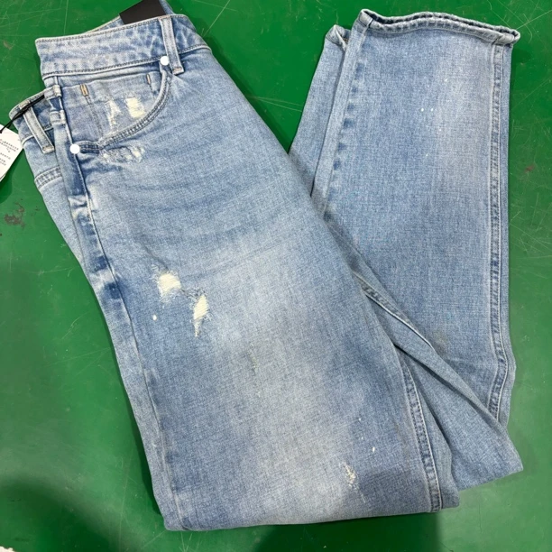 19-49撤柜B品牛仔裤晒痕或污渍特价