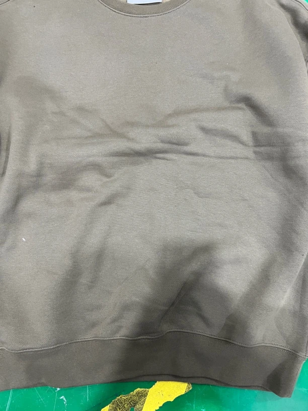 圆领加绒卫衣宽松版型