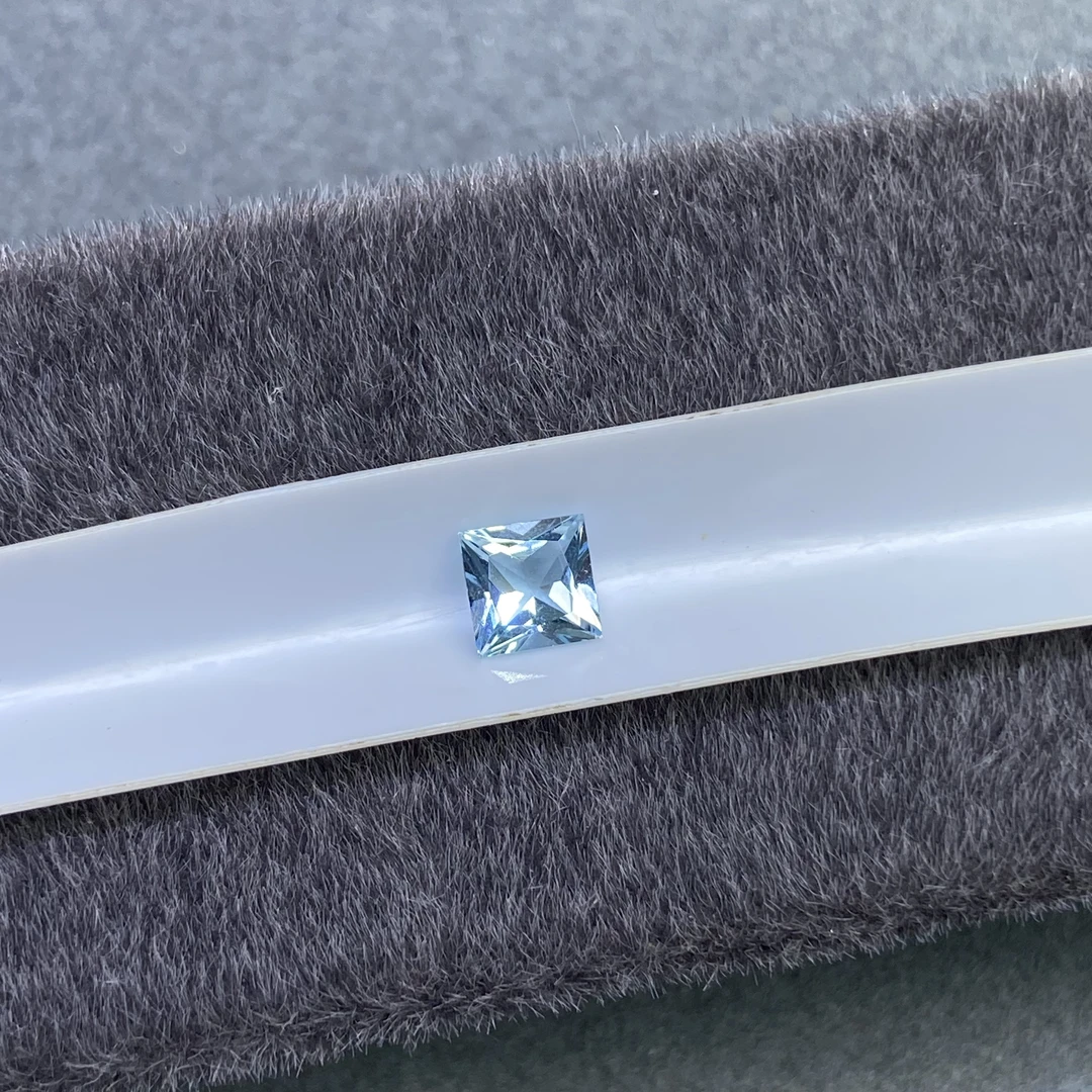 Royal Clive天然海蓝宝石HL203公主方玻璃体通透干净满火彩福利