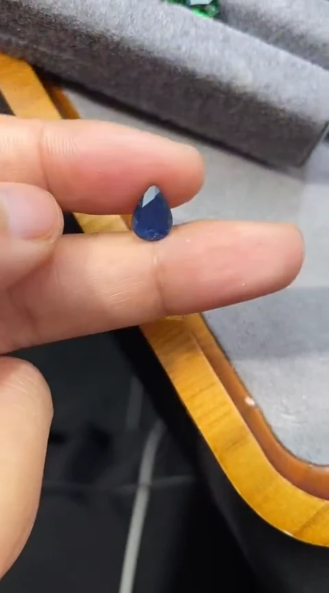 【闪购商品】定制蓝宝石定制未镶嵌1.65克拉天然蓝宝石皇家蓝